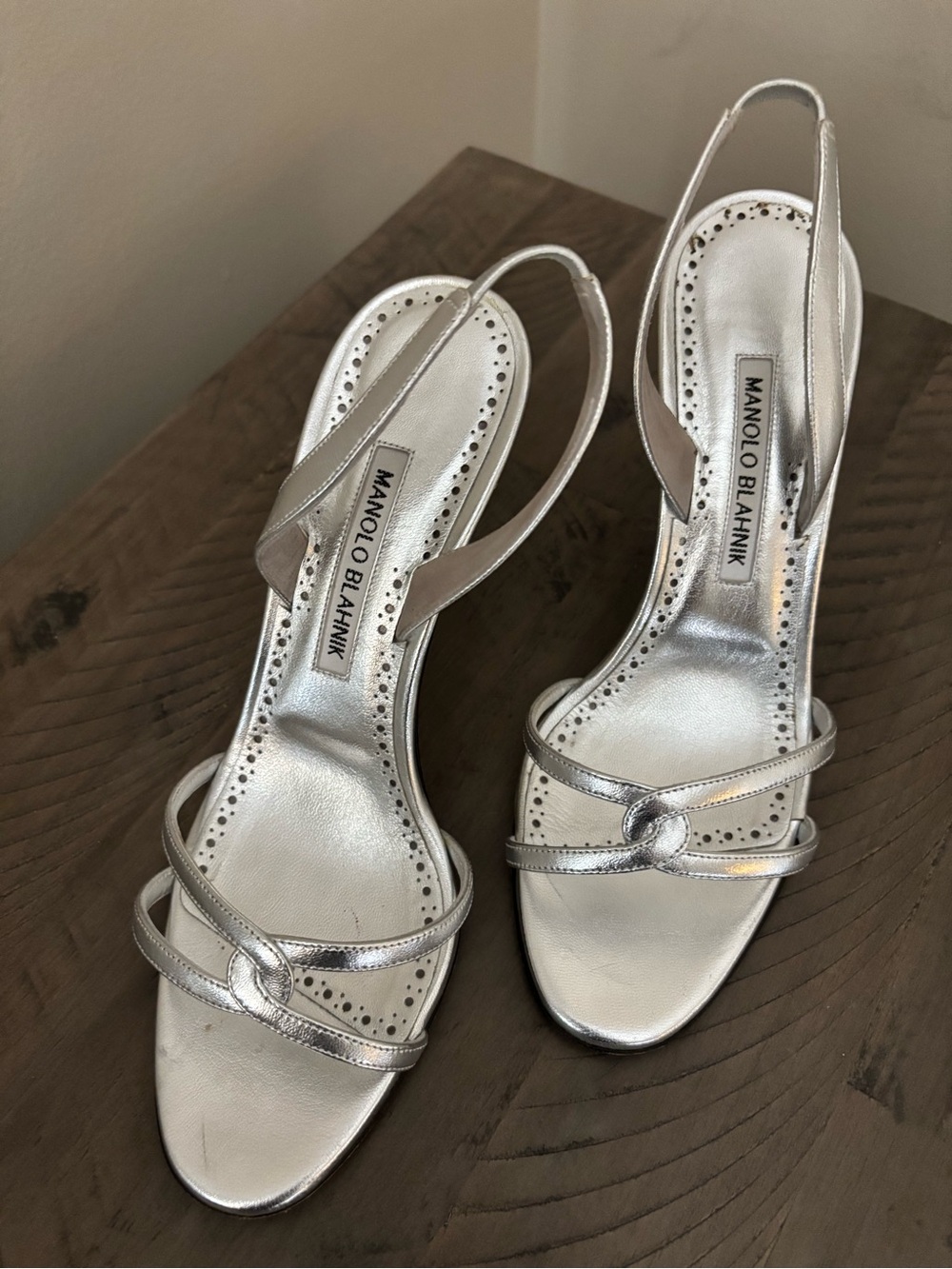 Manolo Blahnik Metallic Silver Knot-Detail Slingback Heels
